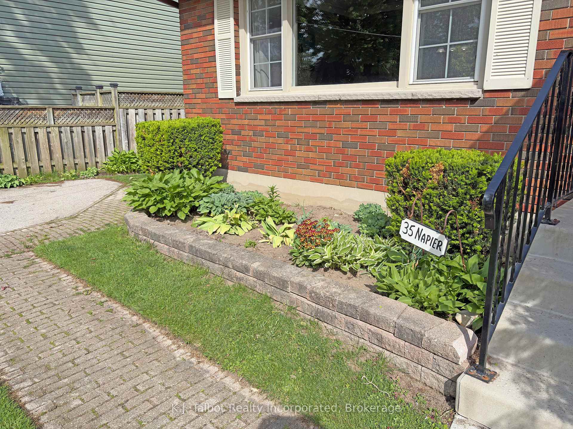 Photo 3 of 35 Napier Street, Goderich, Goderich (Town) — HOMEH