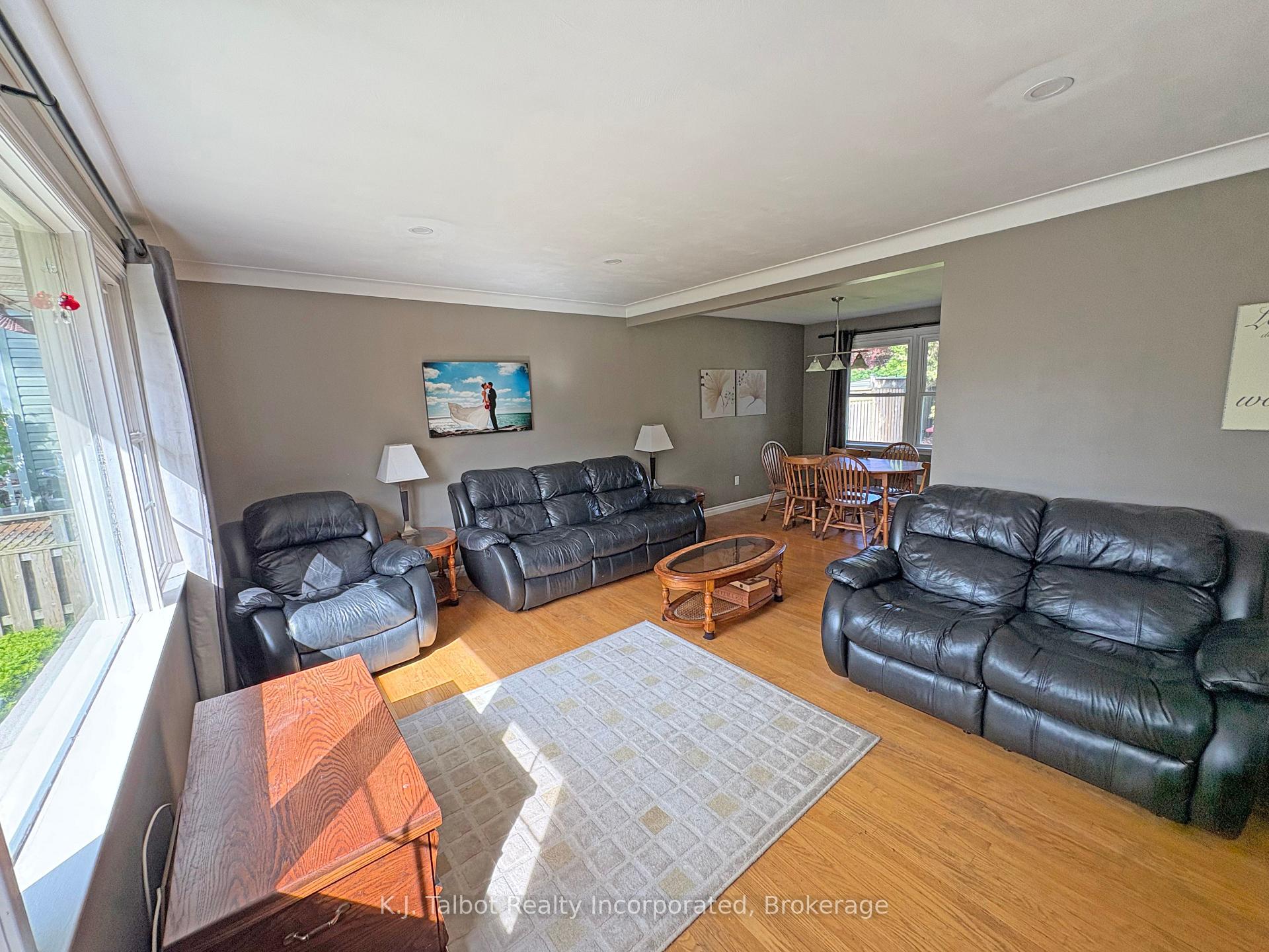 Photo 5 of 35 Napier Street, Goderich, Goderich (Town) — HOMEH