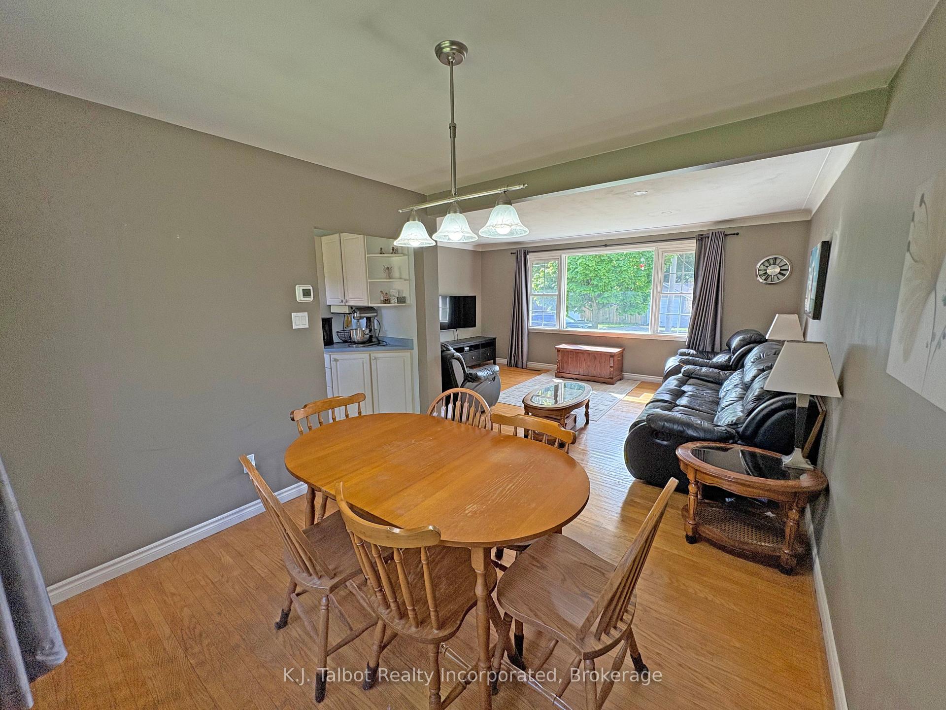 Photo 9 of 35 Napier Street, Goderich, Goderich (Town) — HOMEH