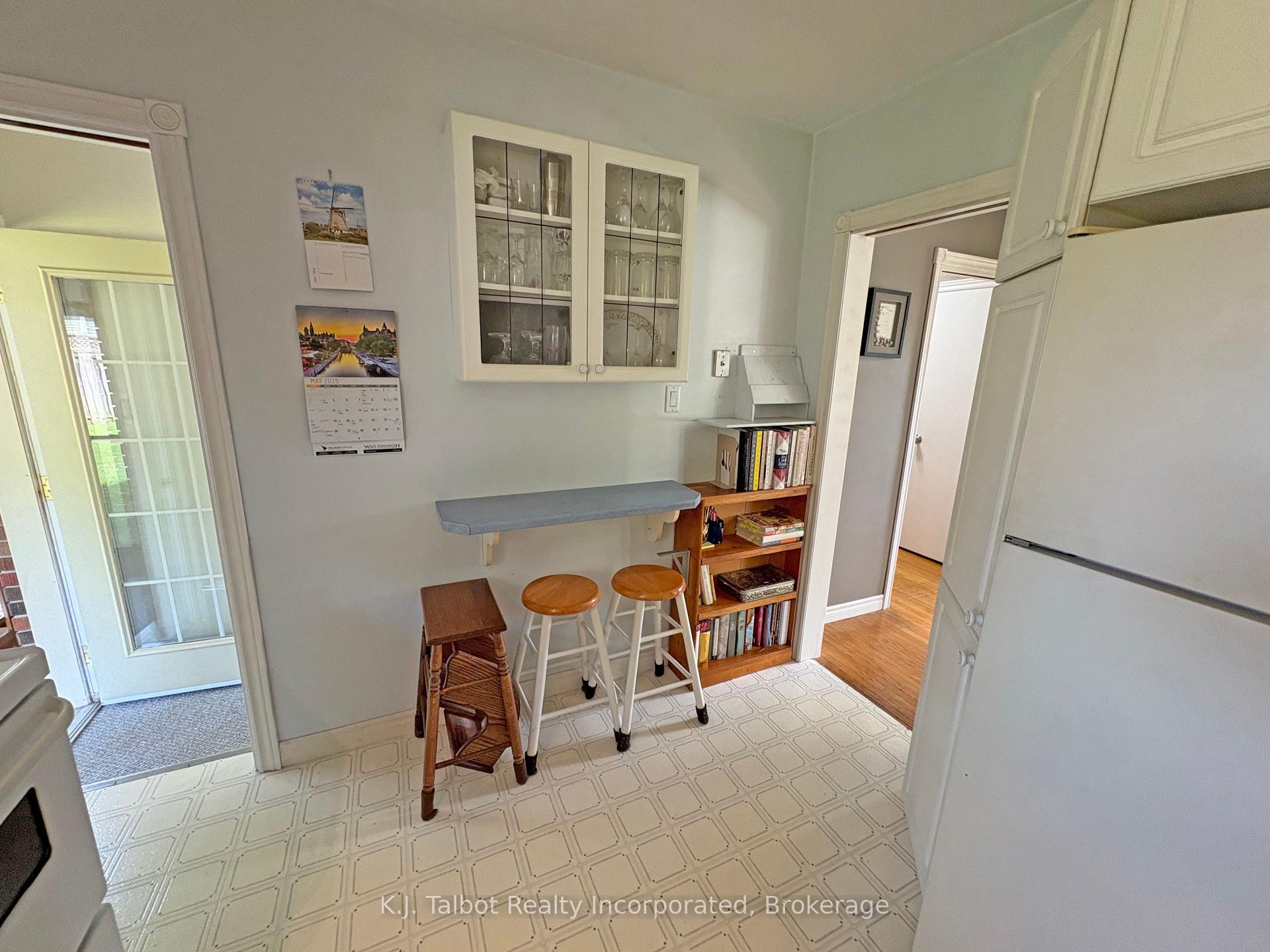 Photo 11 of 35 Napier Street, Goderich, Goderich (Town) — HOMEH