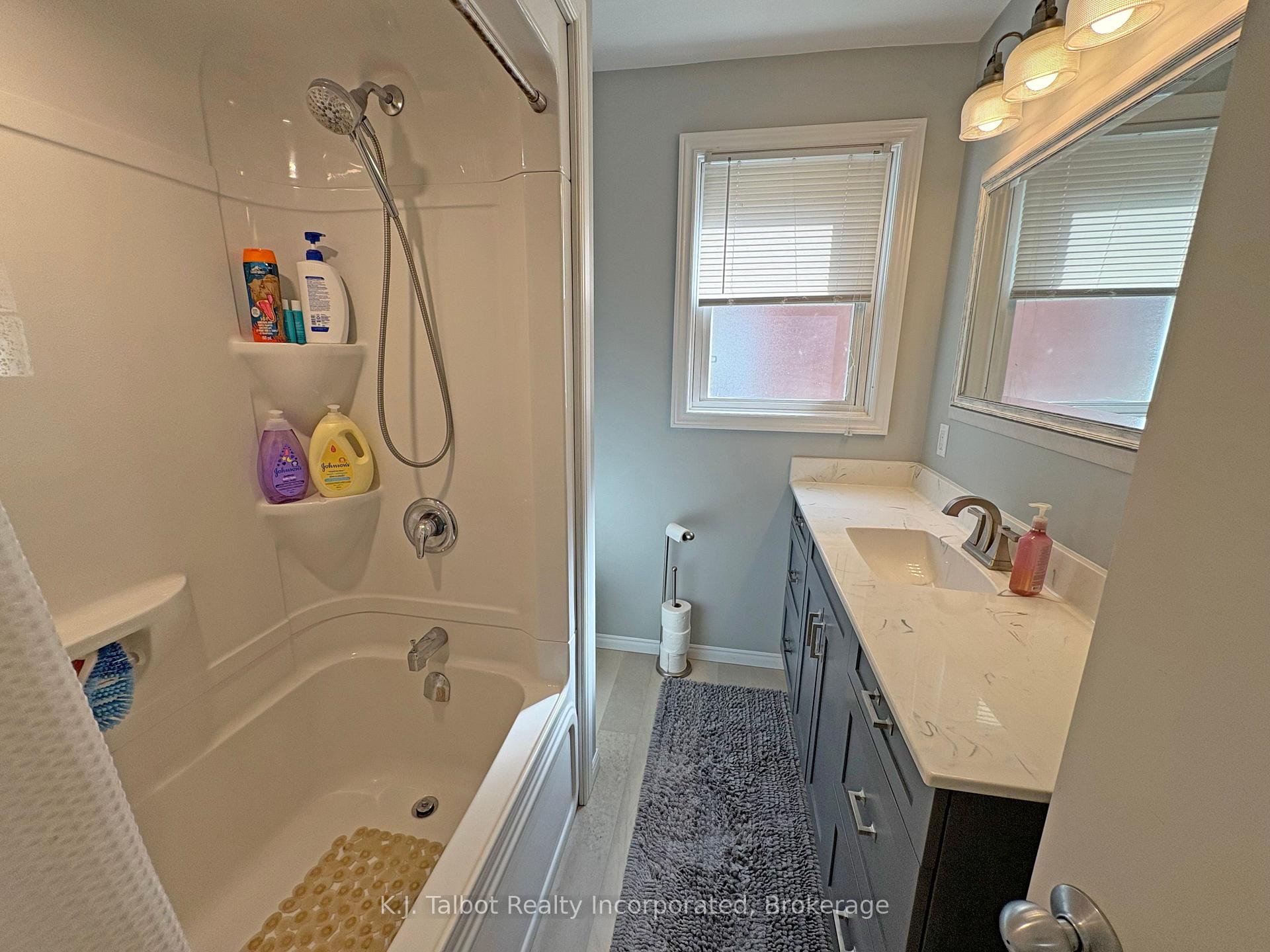 Photo 14 of 35 Napier Street, Goderich, Goderich (Town) — HOMEH