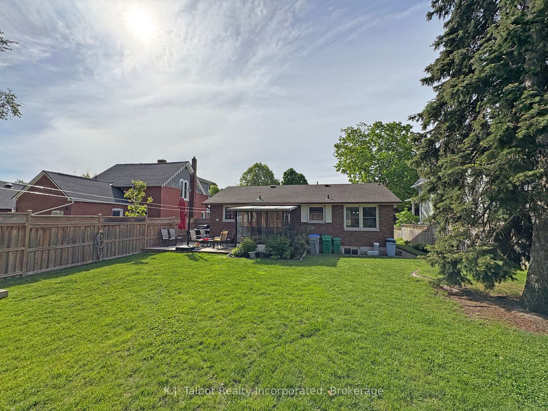 Photo 39 of 35 Napier Street, Goderich, Goderich (Town) — HOMEH