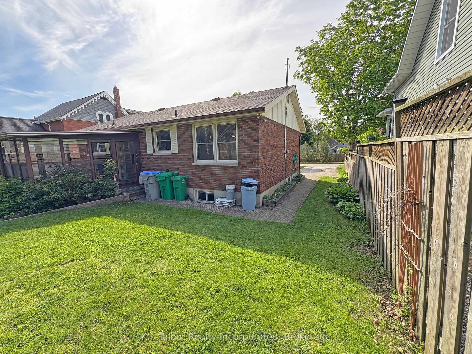 Photo 40 of 35 Napier Street, Goderich, Goderich (Town) — HOMEH
