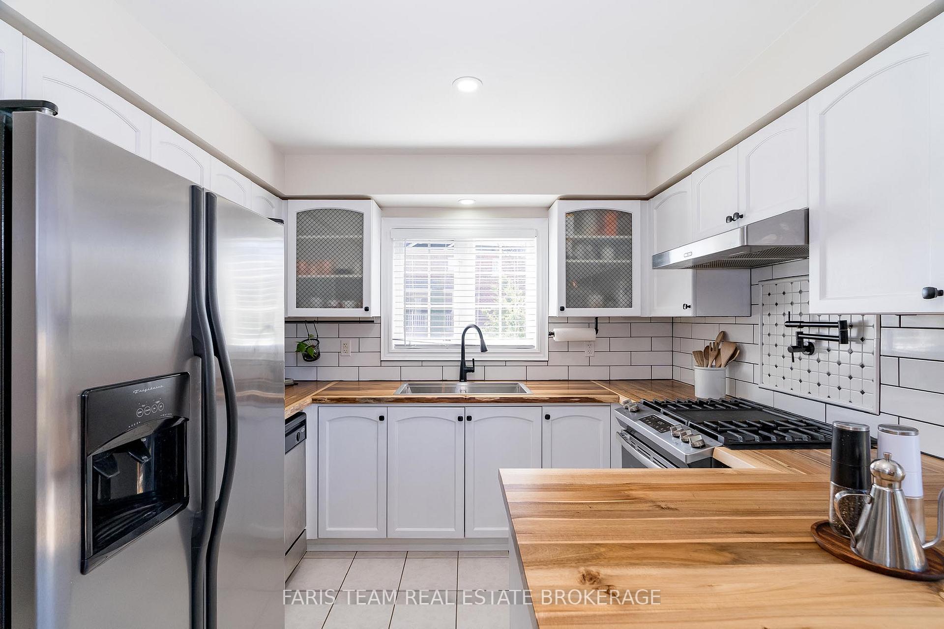 Photo 6 of 58 Counsellor Terrace, Barrie, Innis-Shore — HOMEH