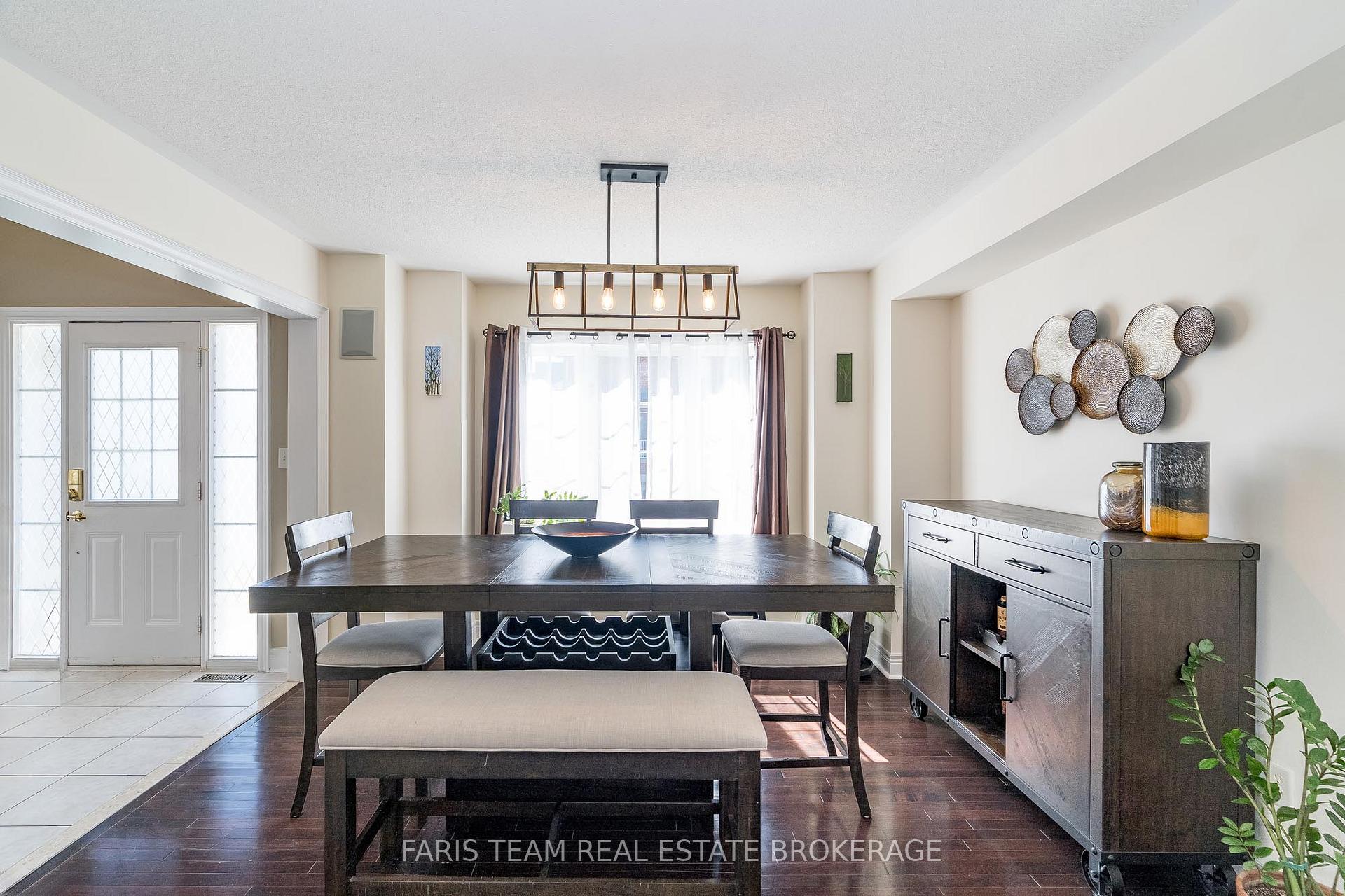 Photo 9 of 58 Counsellor Terrace, Barrie, Innis-Shore — HOMEH