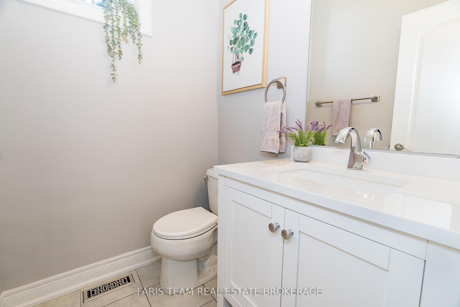 Photo 14 of 58 Counsellor Terrace, Barrie, Innis-Shore — HOMEH