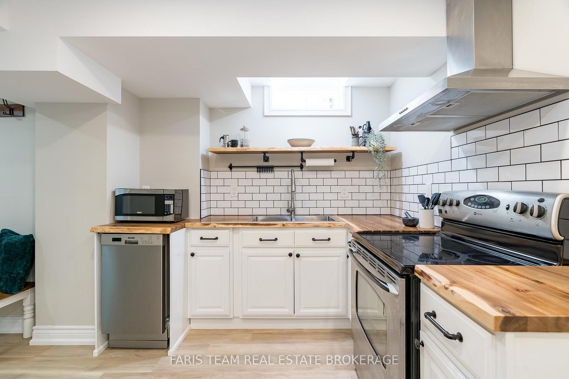 Photo 24 of 58 Counsellor Terrace, Barrie, Innis-Shore — HOMEH