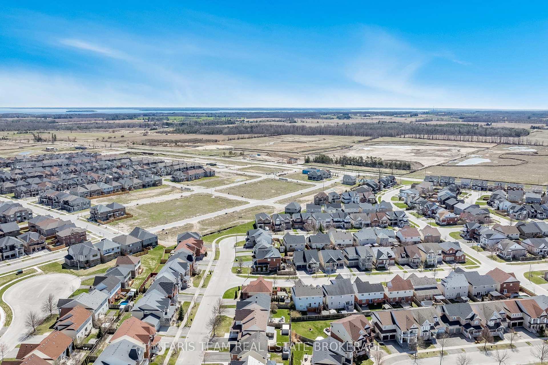 Photo 37 of 58 Counsellor Terrace, Barrie, Innis-Shore — HOMEH