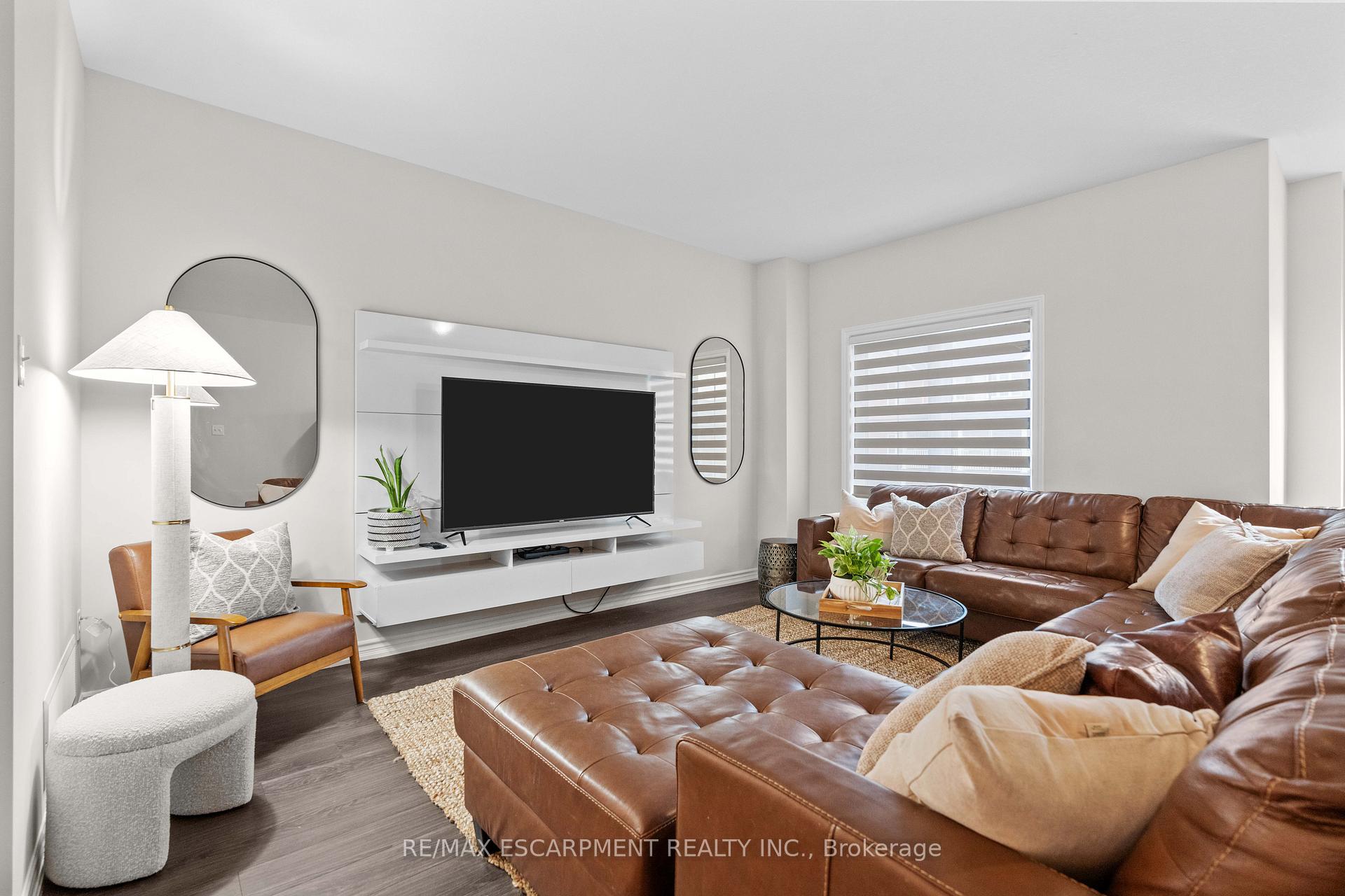 Photo 10 of 7 Savage Drive, Hamilton, Waterdown — HOMEH