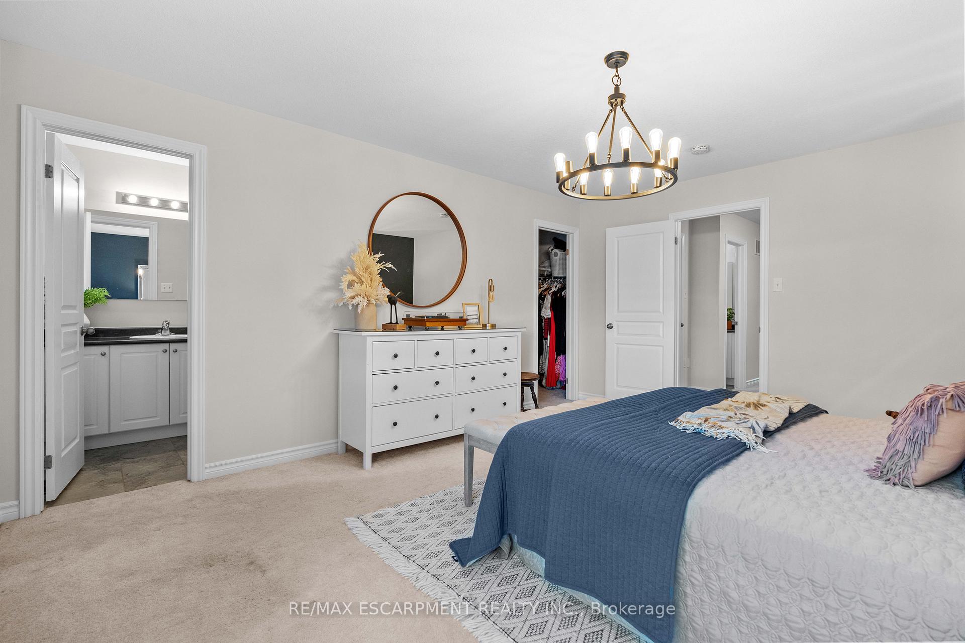 Photo 21 of 7 Savage Drive, Hamilton, Waterdown — HOMEH