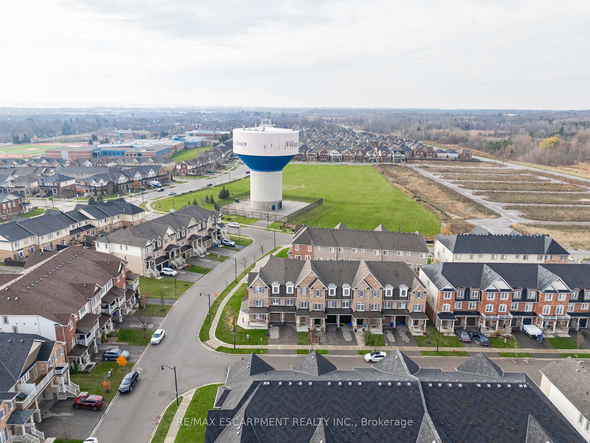 Photo 33 of 7 Savage Drive, Hamilton, Waterdown — HOMEH