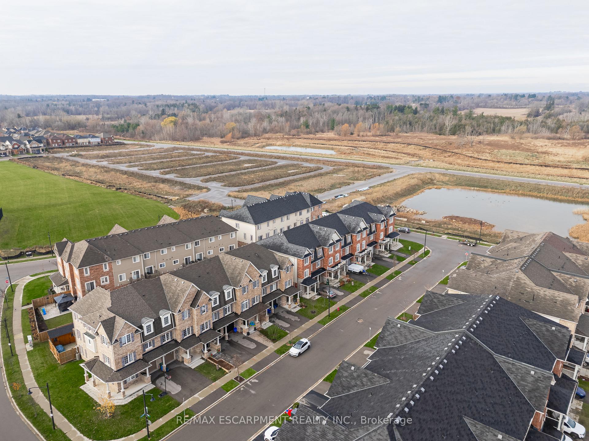 Photo 37 of 7 Savage Drive, Hamilton, Waterdown — HOMEH