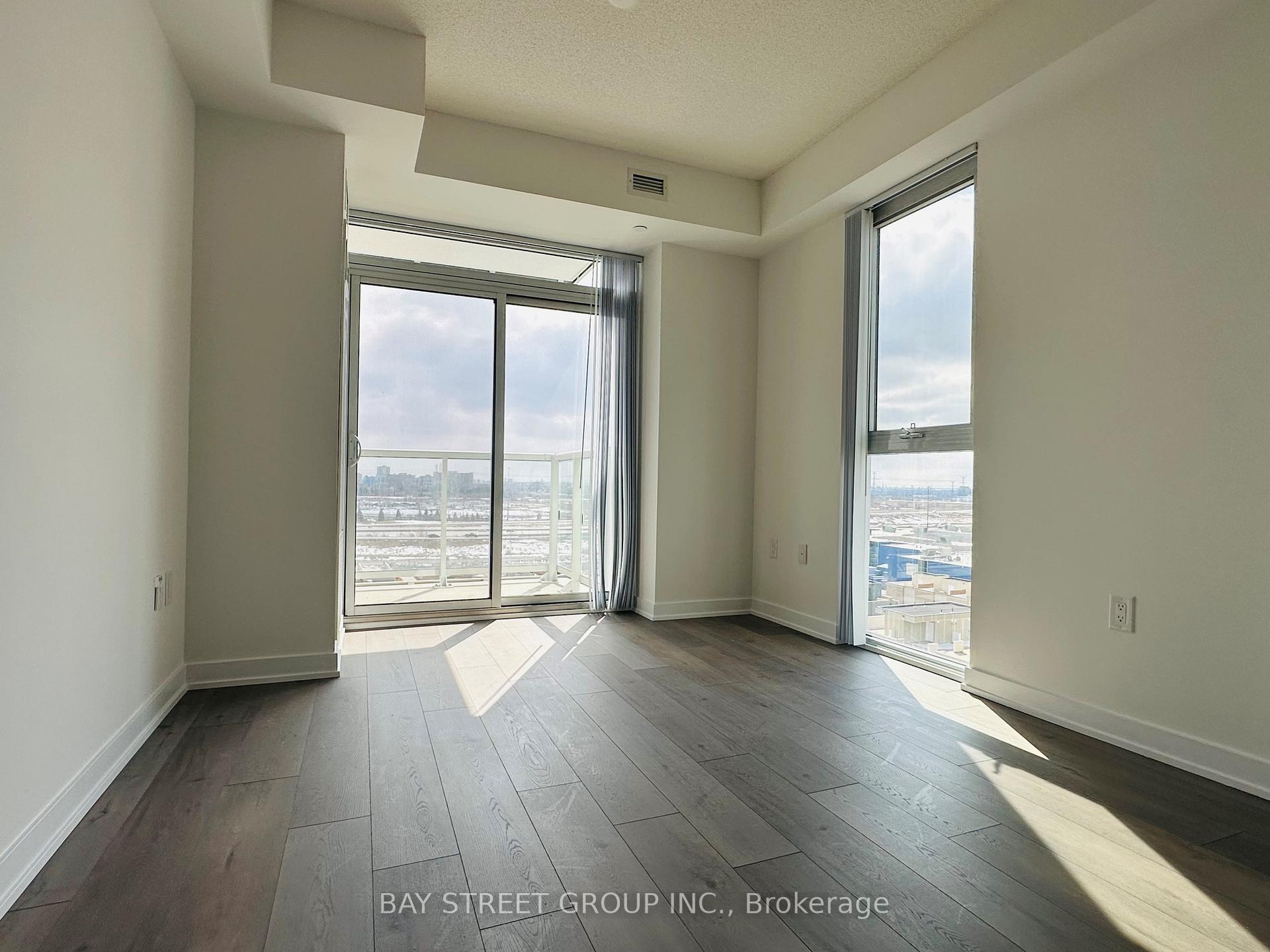 Photo 2 of Unit 905, 38 Honeycrisp Crescent, Vaughan, Vaughan Corporate Centre — HOMEH