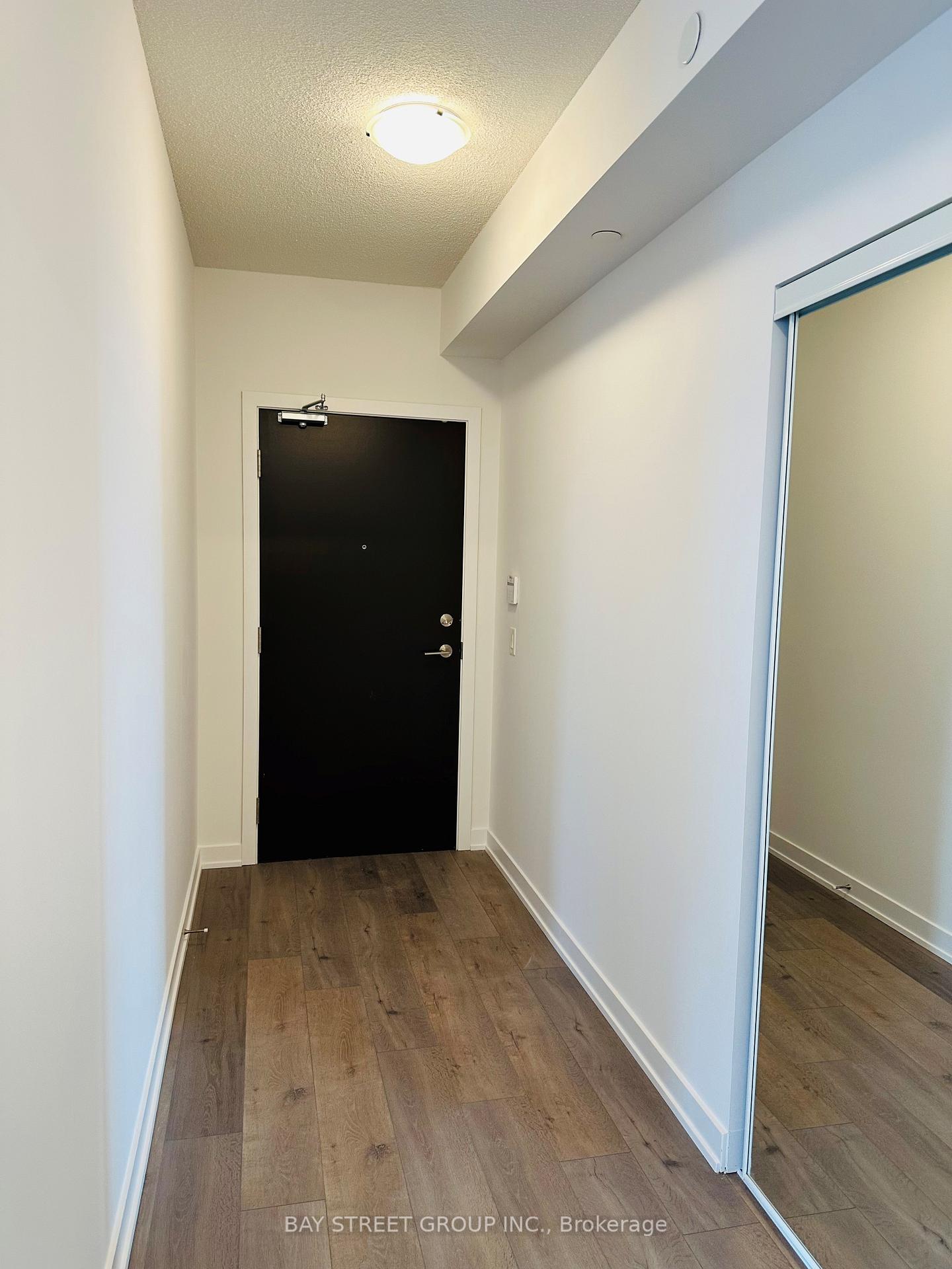 Photo 3 of Unit 905, 38 Honeycrisp Crescent, Vaughan, Vaughan Corporate Centre — HOMEH