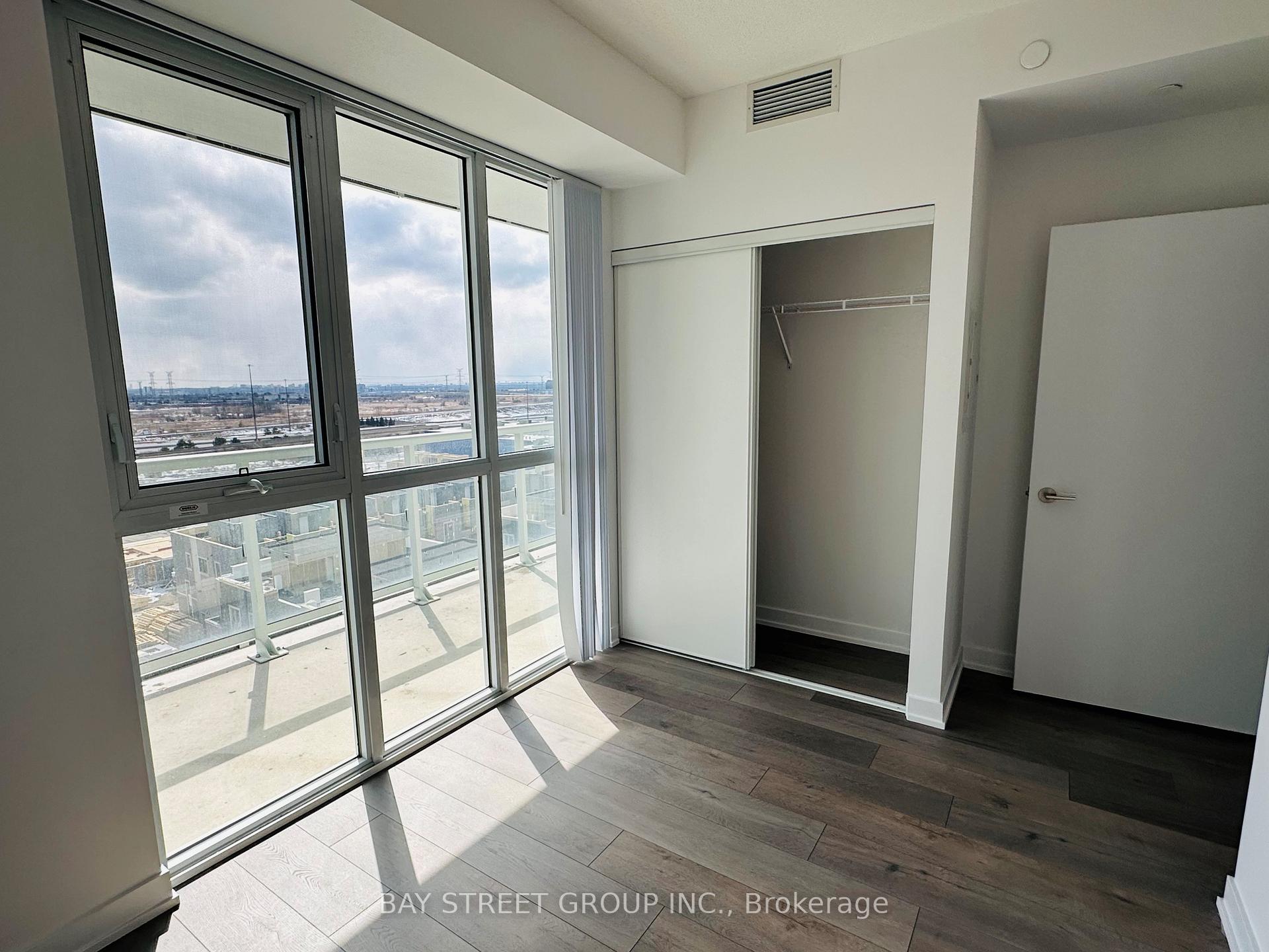 Photo 16 of Unit 905, 38 Honeycrisp Crescent, Vaughan, Vaughan Corporate Centre — HOMEH