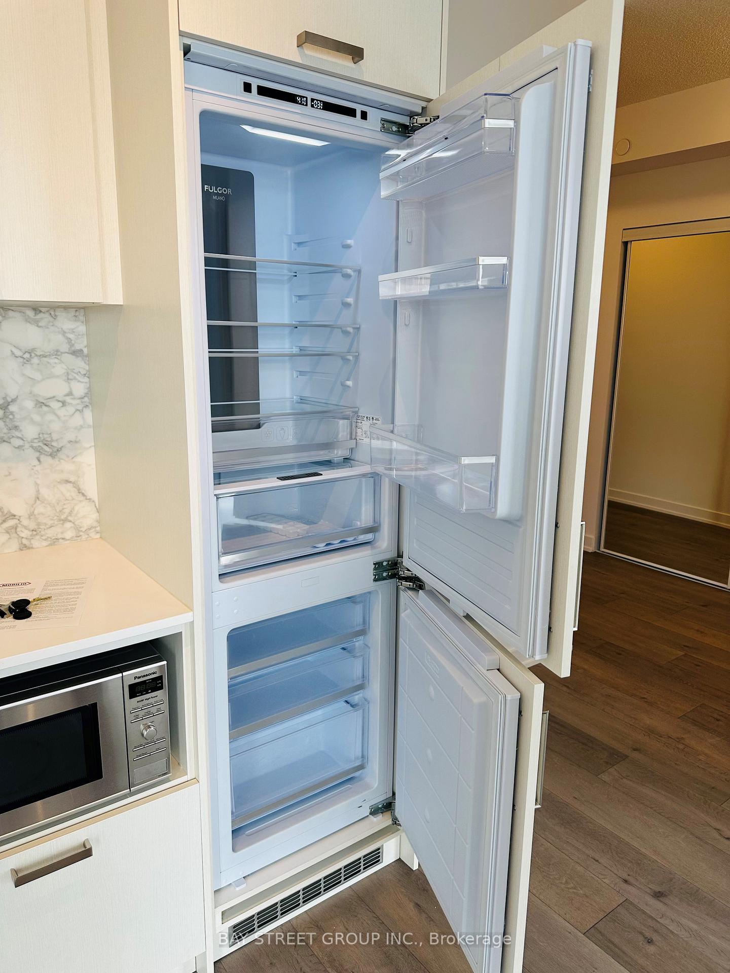 Photo 20 of Unit 905, 38 Honeycrisp Crescent, Vaughan, Vaughan Corporate Centre — HOMEH