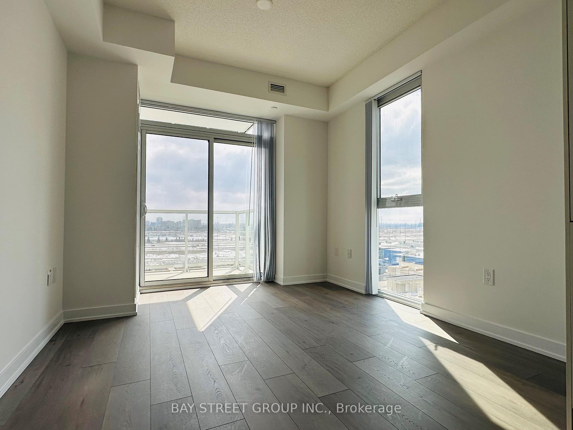 Photo 21 of Unit 905, 38 Honeycrisp Crescent, Vaughan, Vaughan Corporate Centre — HOMEH