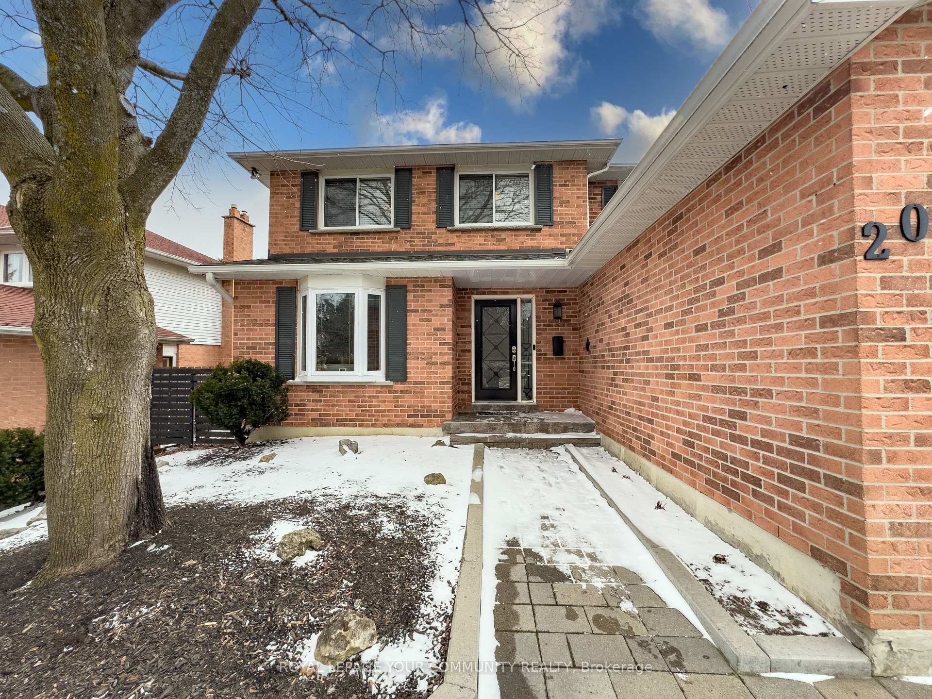 Photo 2 of 203 Orchard Hts Boulevard, Aurora, Aurora Heights — HOMEH
