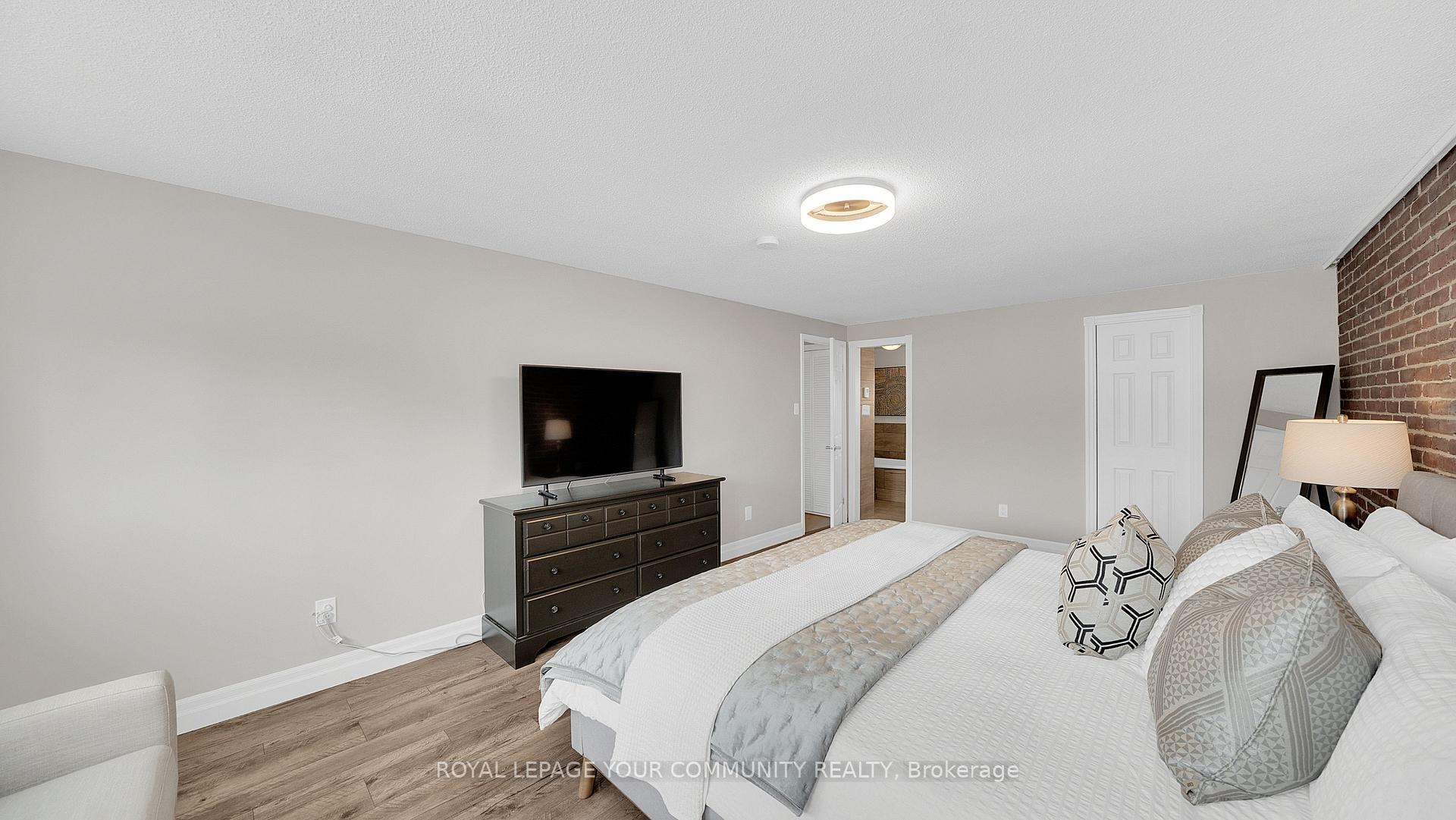 Photo 20 of 203 Orchard Hts Boulevard, Aurora, Aurora Heights — HOMEH