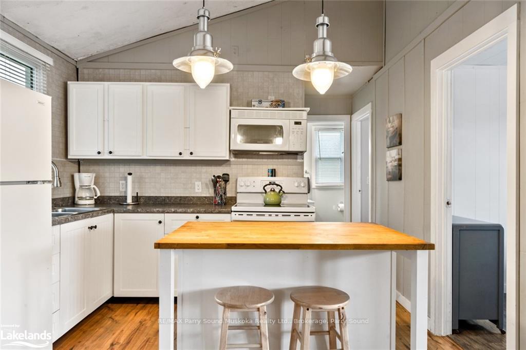 Photo 31 of 30 Forestwood Lane, Magnetawan — HOMEH