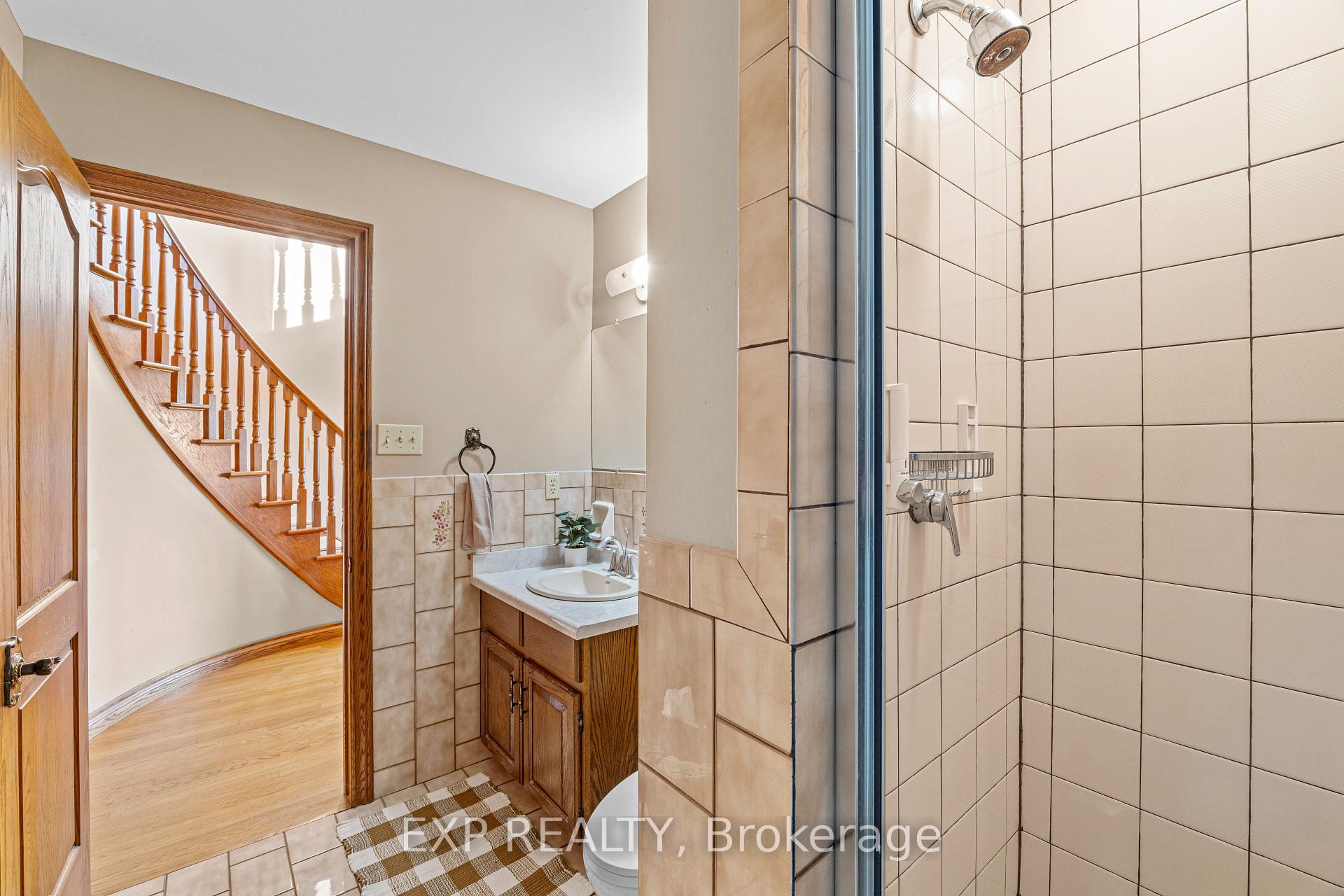 Photo 9 of 87 Third Road E, Hamilton, Stoney Creek — HOMEH