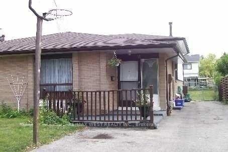 Front of Unit Upper, 11 Tindale Road