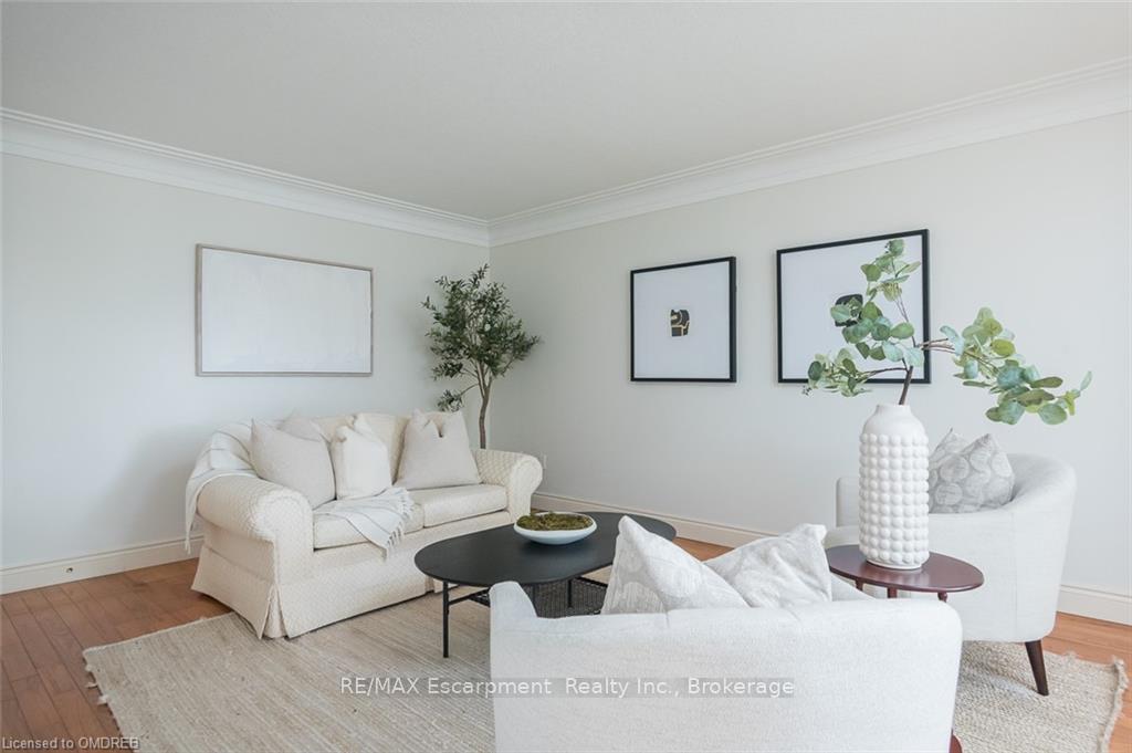 Photo 5 of 172 Oakland Drive, Hamilton, Kentley — HOMEH