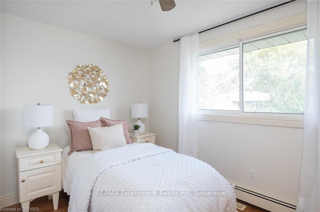 Photo 17 of 172 Oakland Drive, Hamilton, Kentley — HOMEH
