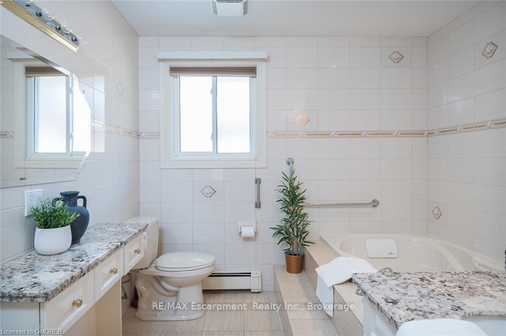 Photo 19 of 172 Oakland Drive, Hamilton, Kentley — HOMEH