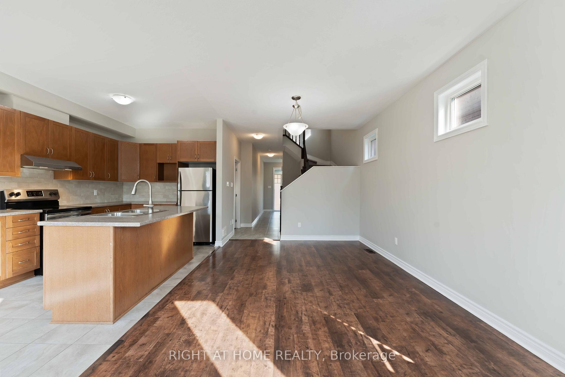 Photo 6 of 2508 Waterlilly Way, Ottawa, Barrhaven - Heritage Park — HOMEH