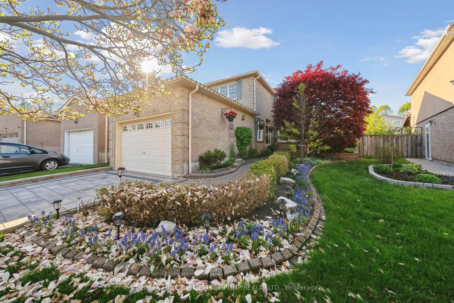 Photo 2 of 10 Barnes Drive, Ajax, Central — HOMEH