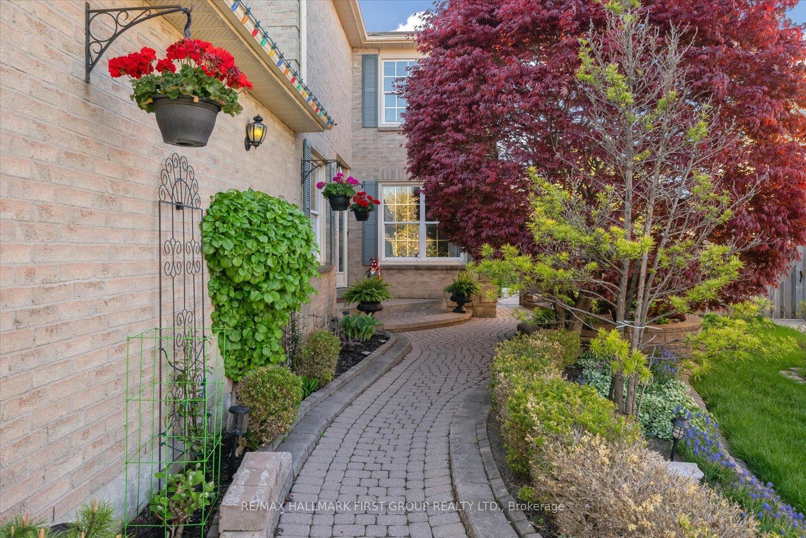 Photo 4 of 10 Barnes Drive, Ajax, Central — HOMEH