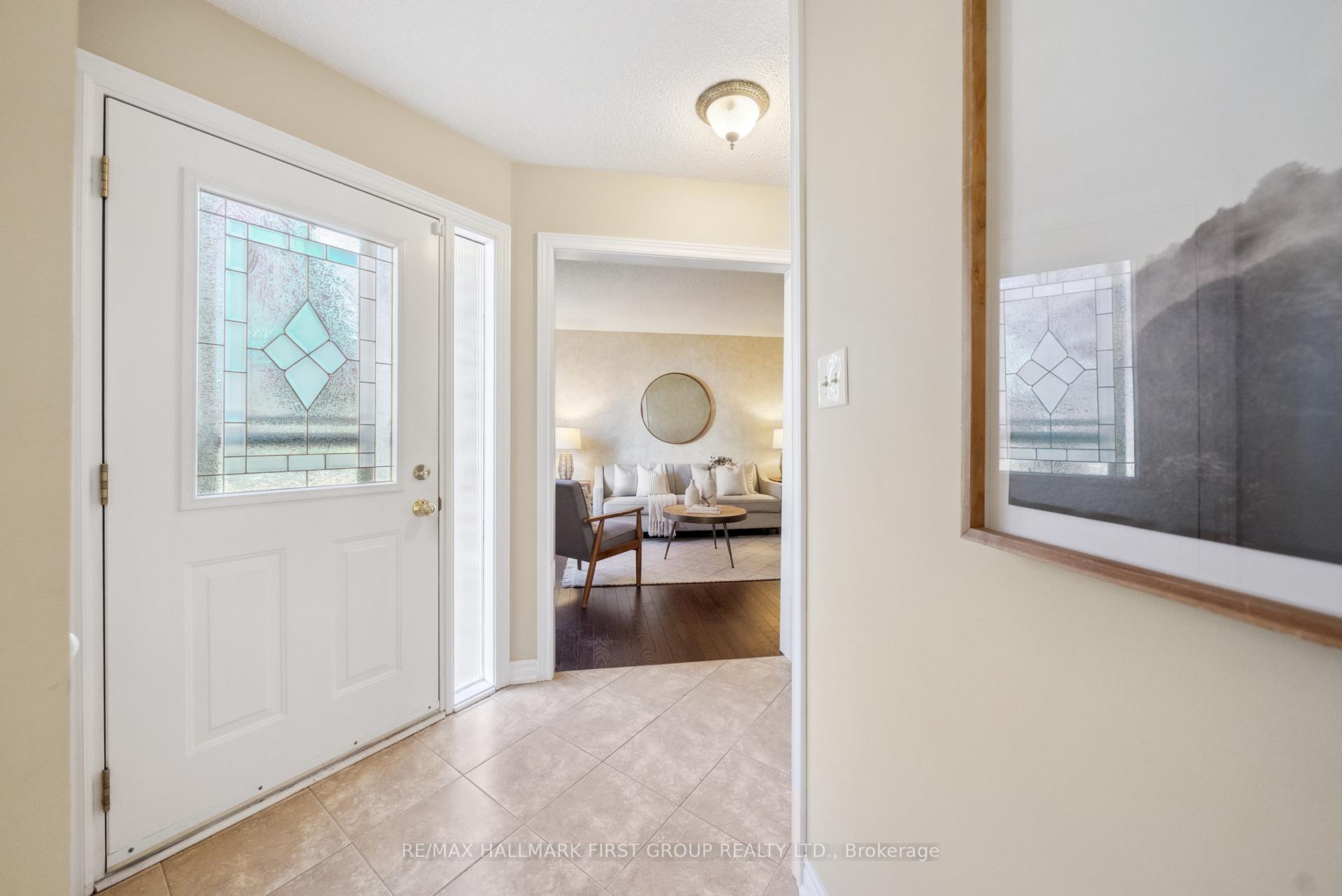 Photo 5 of 10 Barnes Drive, Ajax, Central — HOMEH