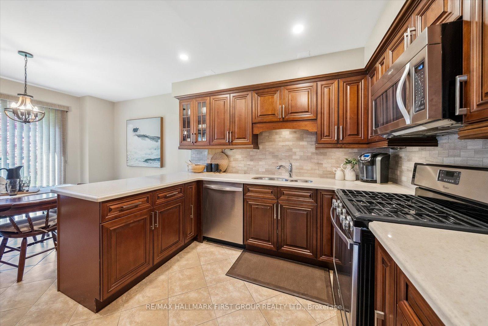Photo 8 of 10 Barnes Drive, Ajax, Central — HOMEH