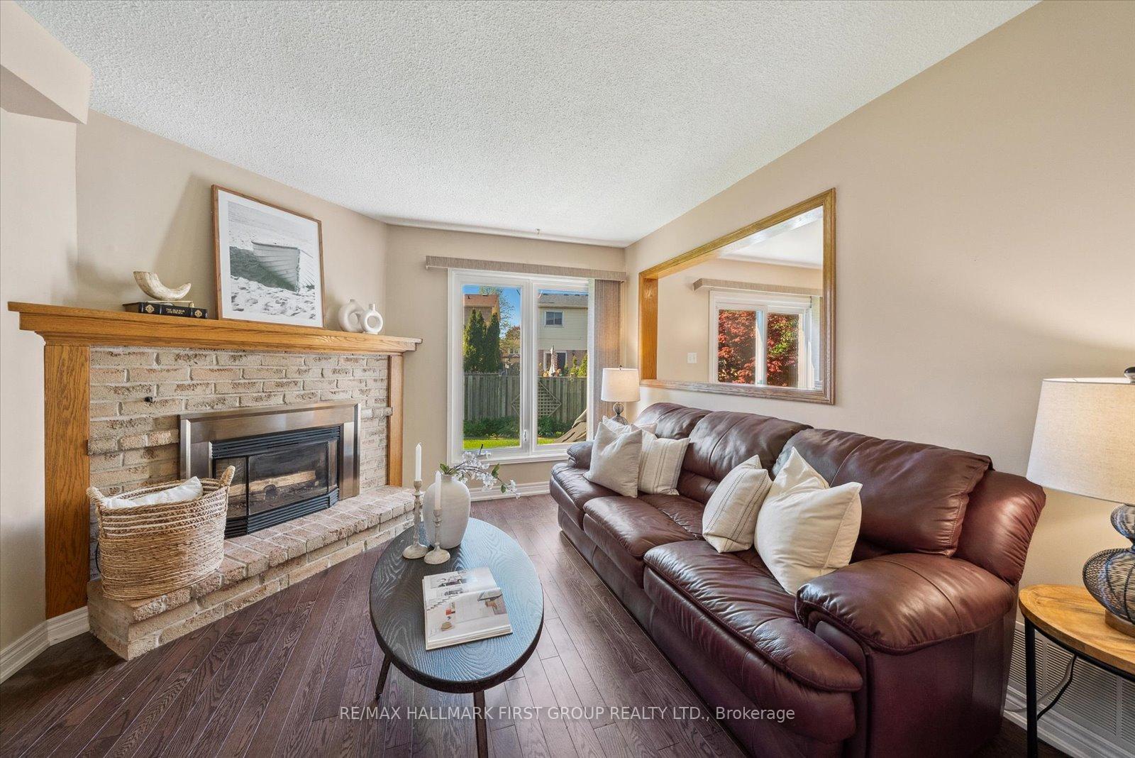 Photo 11 of 10 Barnes Drive, Ajax, Central — HOMEH
