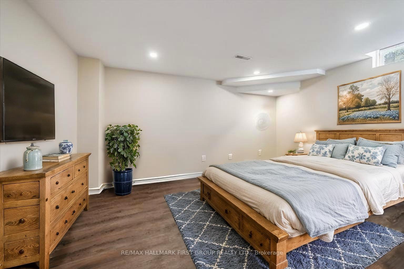 Photo 24 of 10 Barnes Drive, Ajax, Central — HOMEH