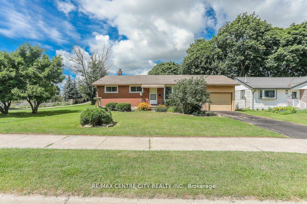 Photo 2 of 82 Fairview Avenue, St. Thomas — HOMEH
