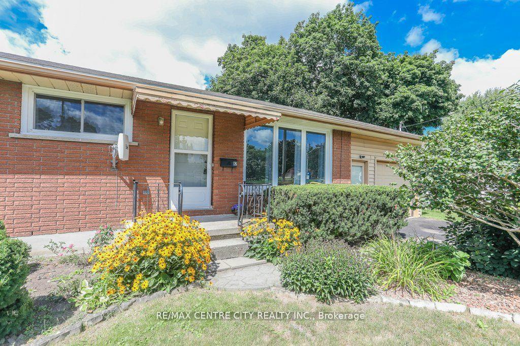 Photo 4 of 82 Fairview Avenue, St. Thomas — HOMEH