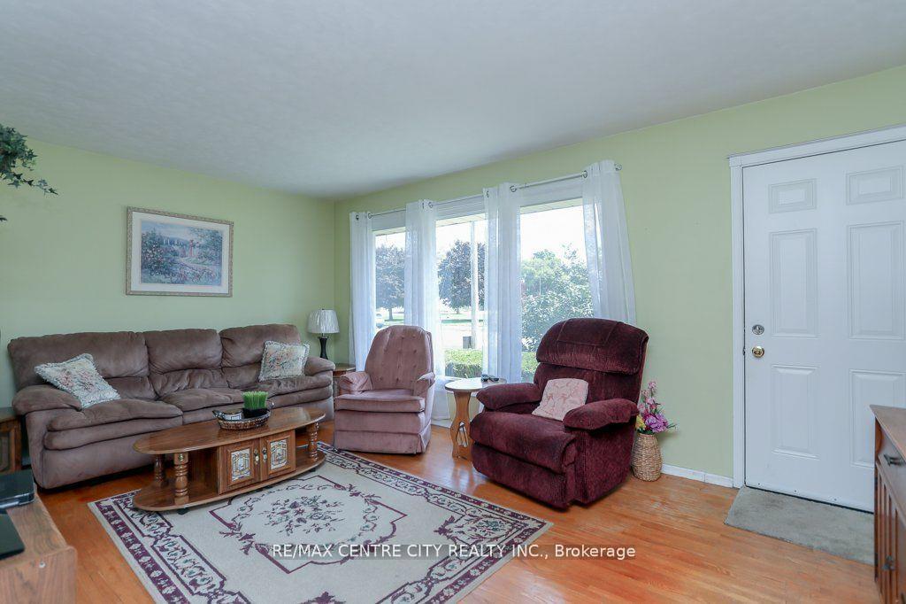 Photo 5 of 82 Fairview Avenue, St. Thomas — HOMEH