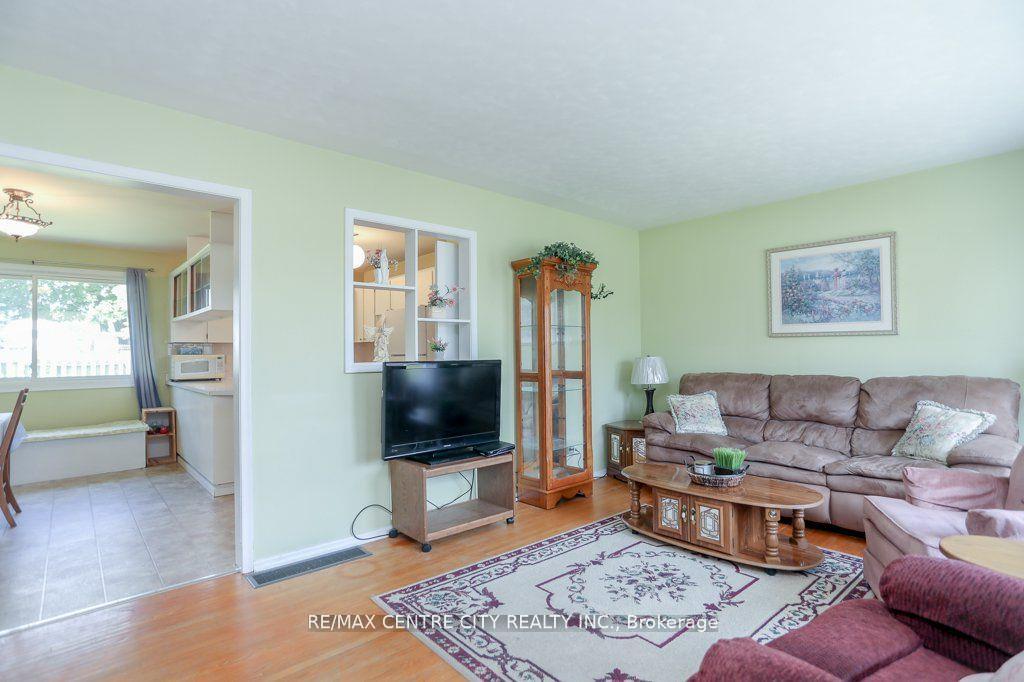 Photo 6 of 82 Fairview Avenue, St. Thomas — HOMEH
