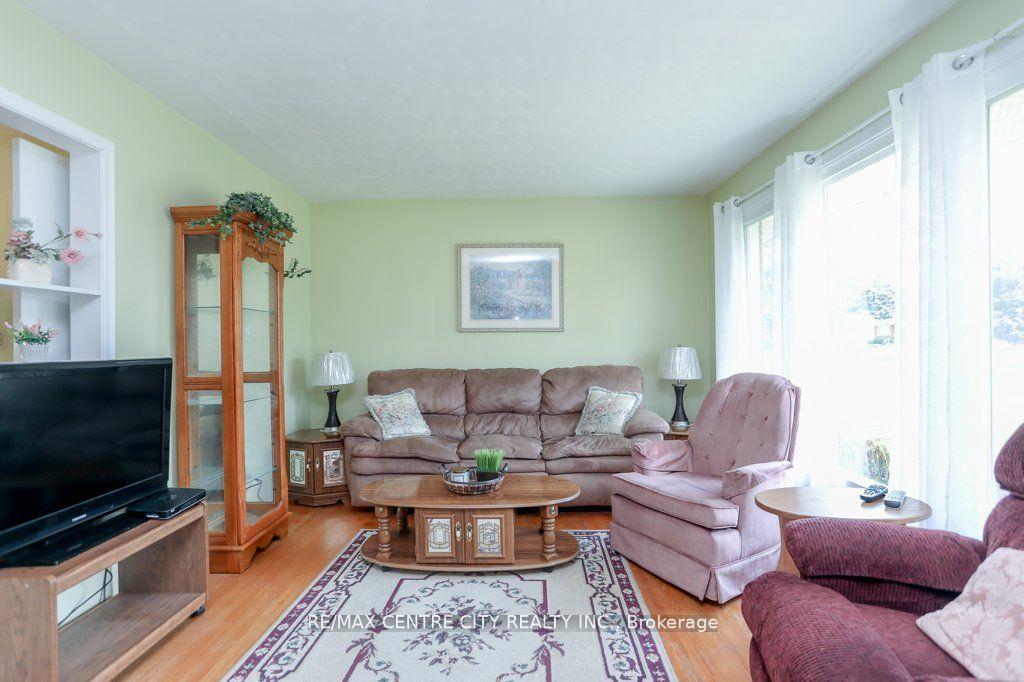 Photo 7 of 82 Fairview Avenue, St. Thomas — HOMEH