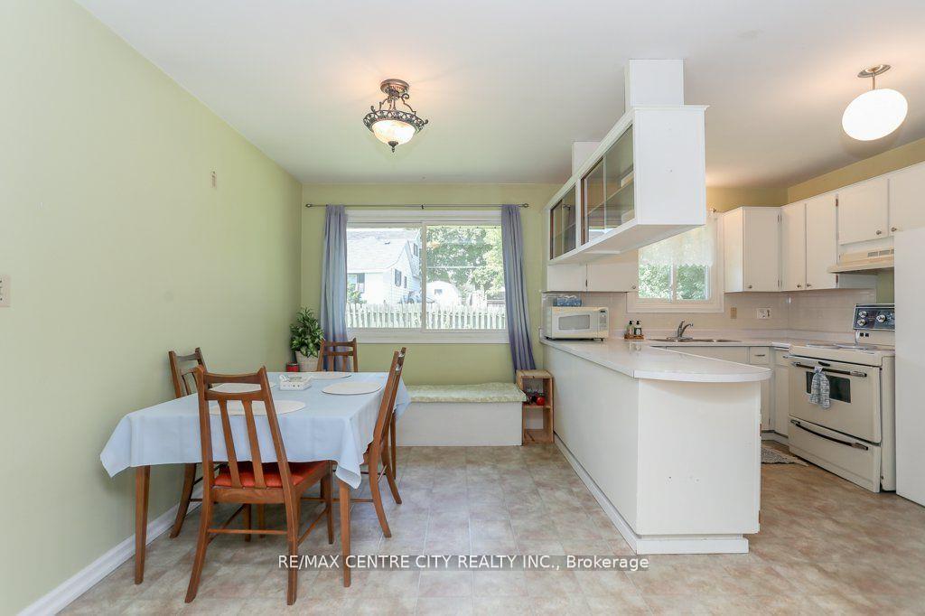 Photo 9 of 82 Fairview Avenue, St. Thomas — HOMEH