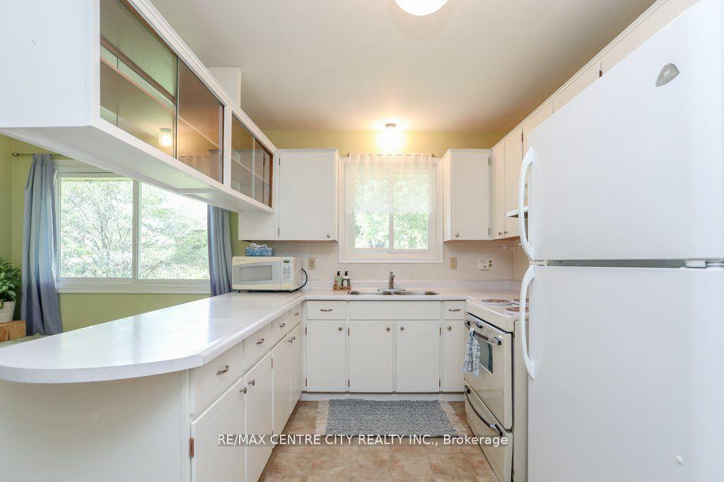 Photo 12 of 82 Fairview Avenue, St. Thomas — HOMEH