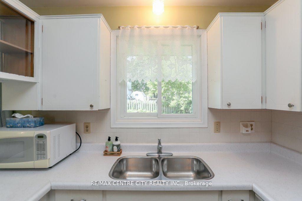 Photo 13 of 82 Fairview Avenue, St. Thomas — HOMEH