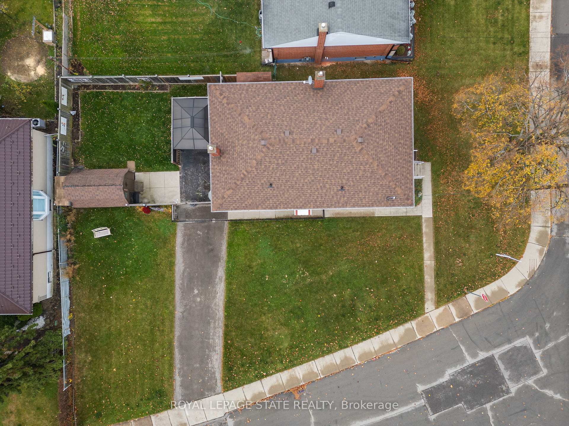 Photo 2 of 814 Tenth Avenue, Hamilton, Hampton Heights — HOMEH
