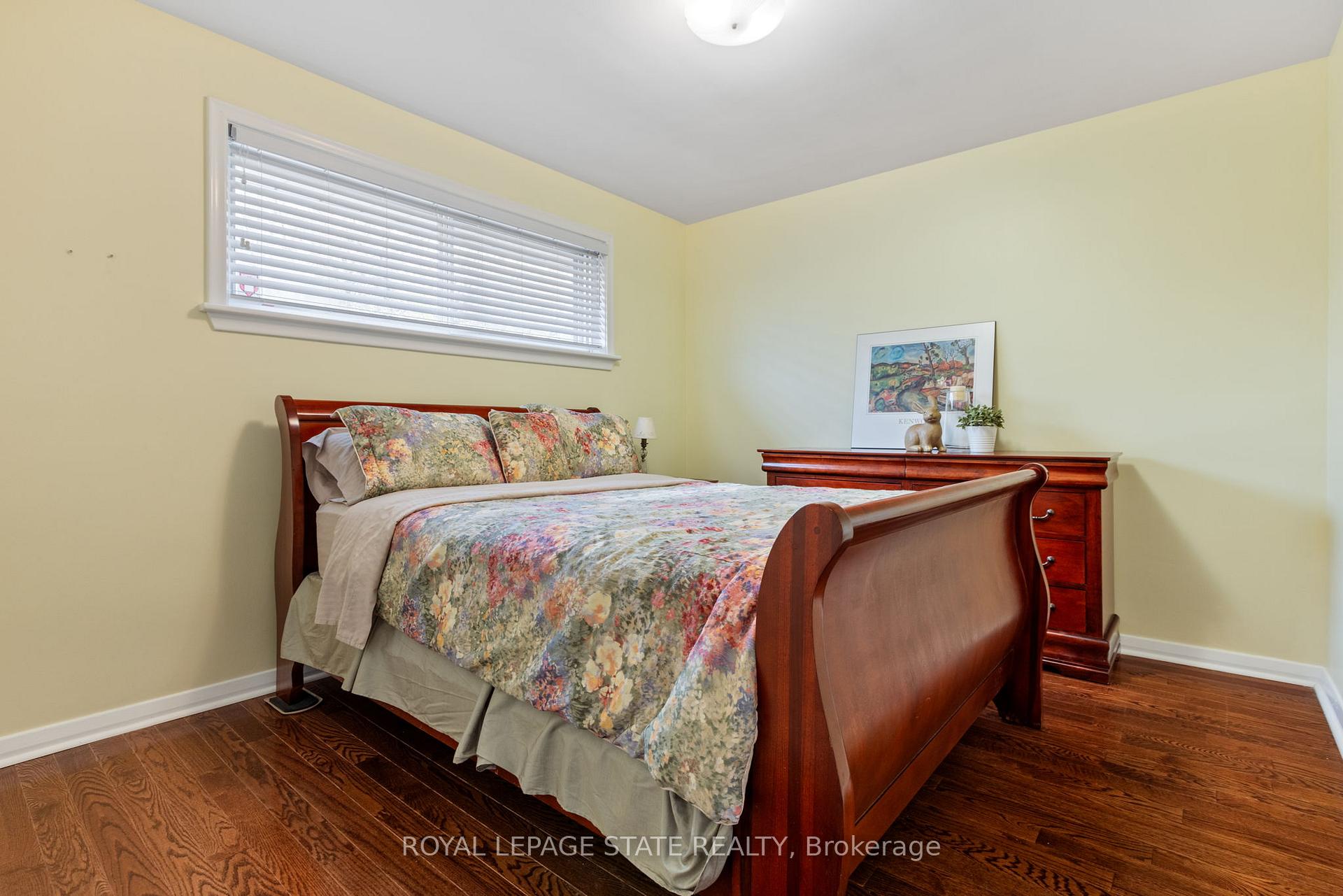 Photo 12 of 814 Tenth Avenue, Hamilton, Hampton Heights — HOMEH