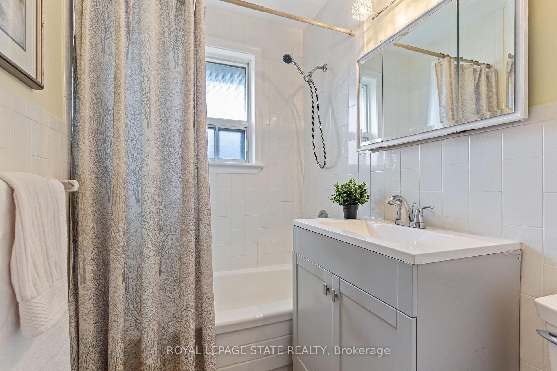 Photo 14 of 814 Tenth Avenue, Hamilton, Hampton Heights — HOMEH