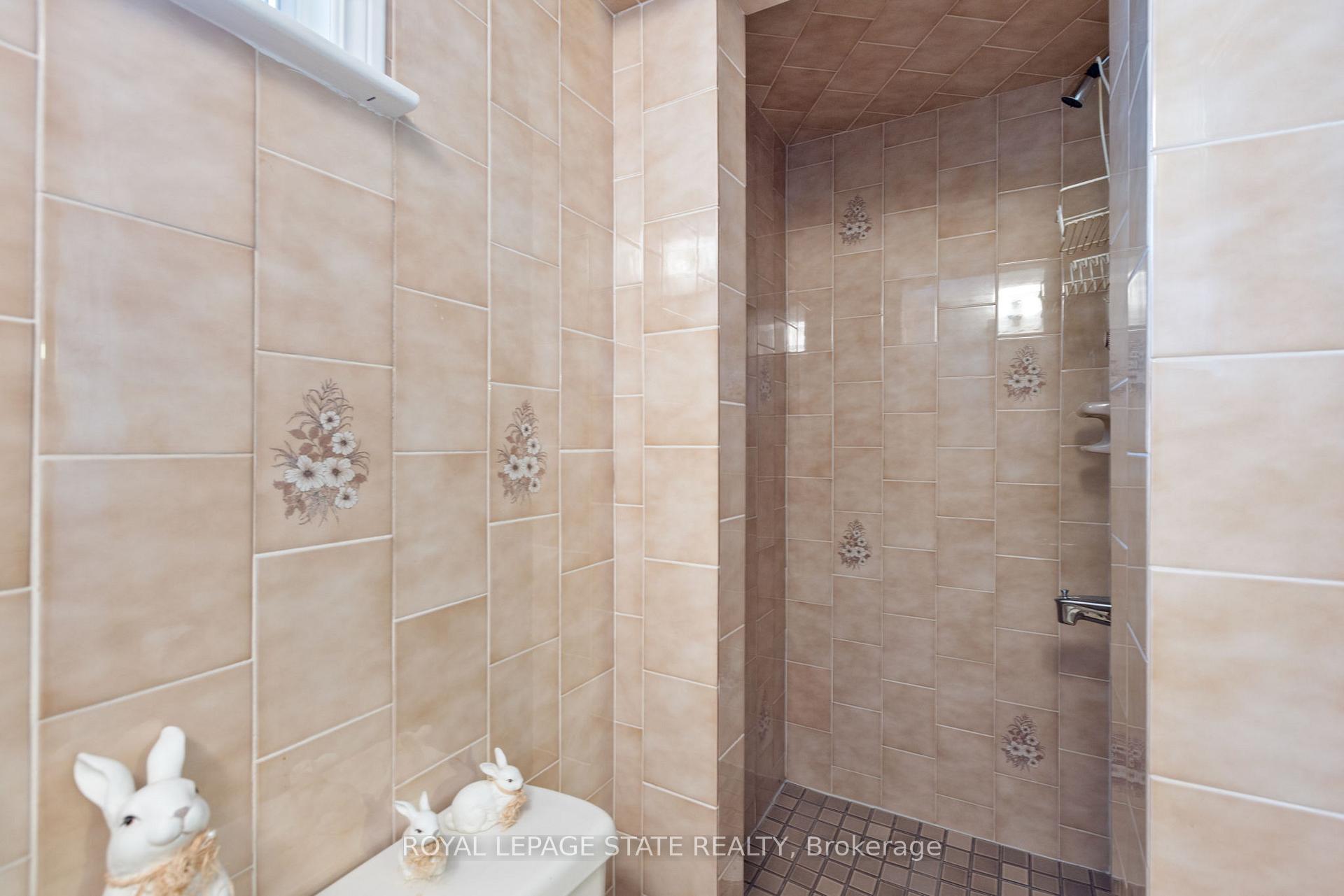 Photo 25 of 814 Tenth Avenue, Hamilton, Hampton Heights — HOMEH