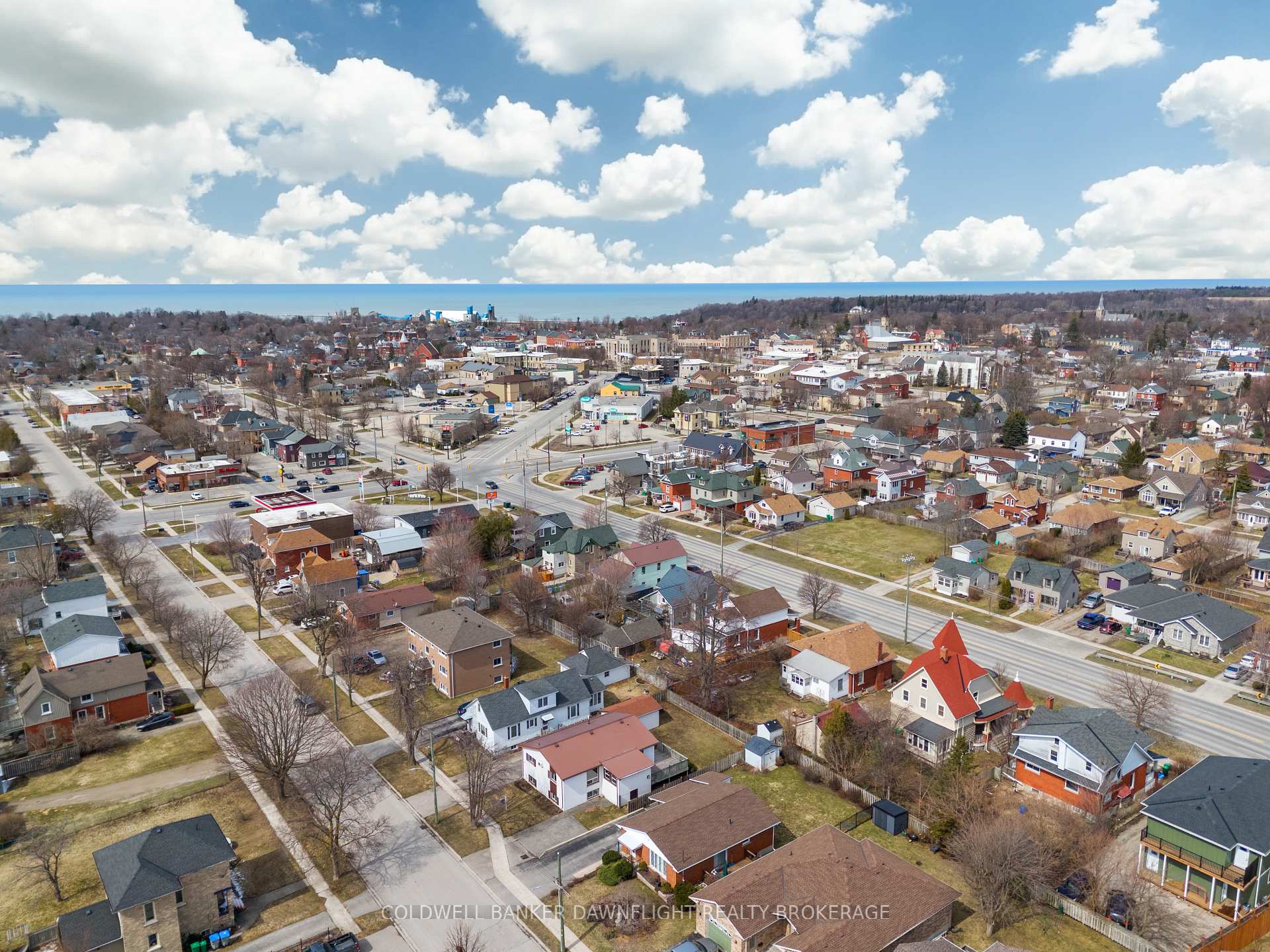 Photo 3 of 115 Picton Street E, Goderich, Goderich (Town) — HOMEH