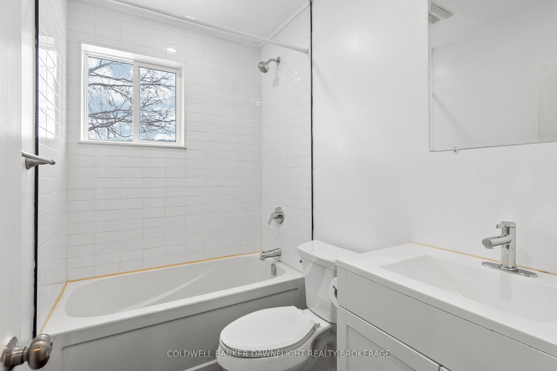 Photo 12 of 115 Picton Street E, Goderich, Goderich (Town) — HOMEH